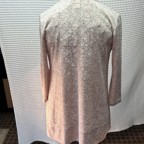 Behind The Seams 3/4 Sleeve Lightweight Cardigan. Mocha/White Heathered Color. - Picture 3 of 6